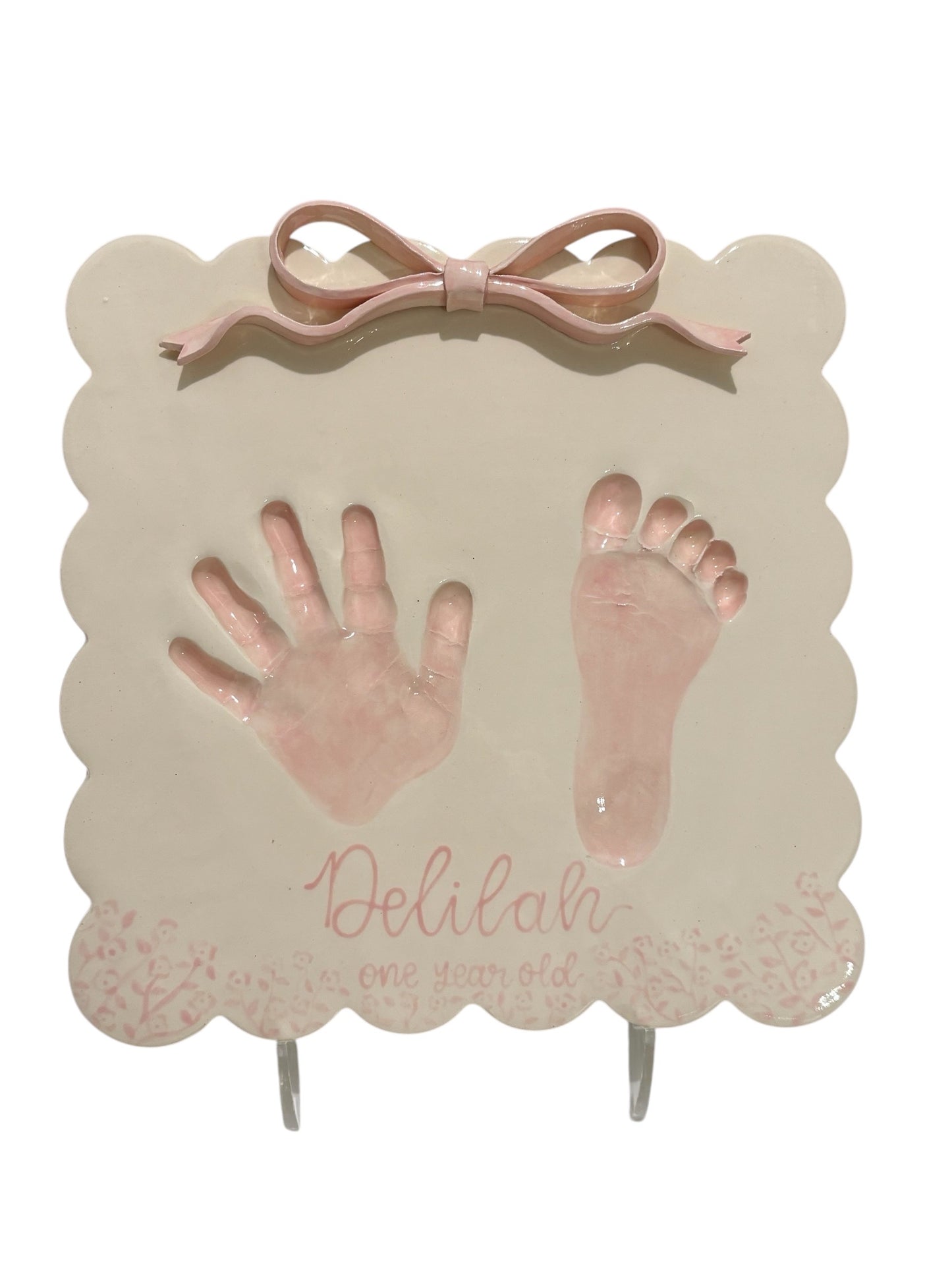 Classic Scalloped Plaque